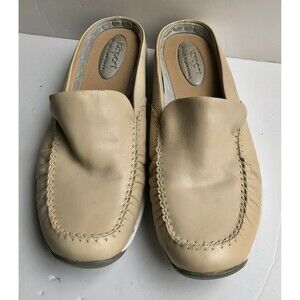 Lizsport by Liz Claiborne women's shoes Flat Slip-on  Size 9M Savannah Beige